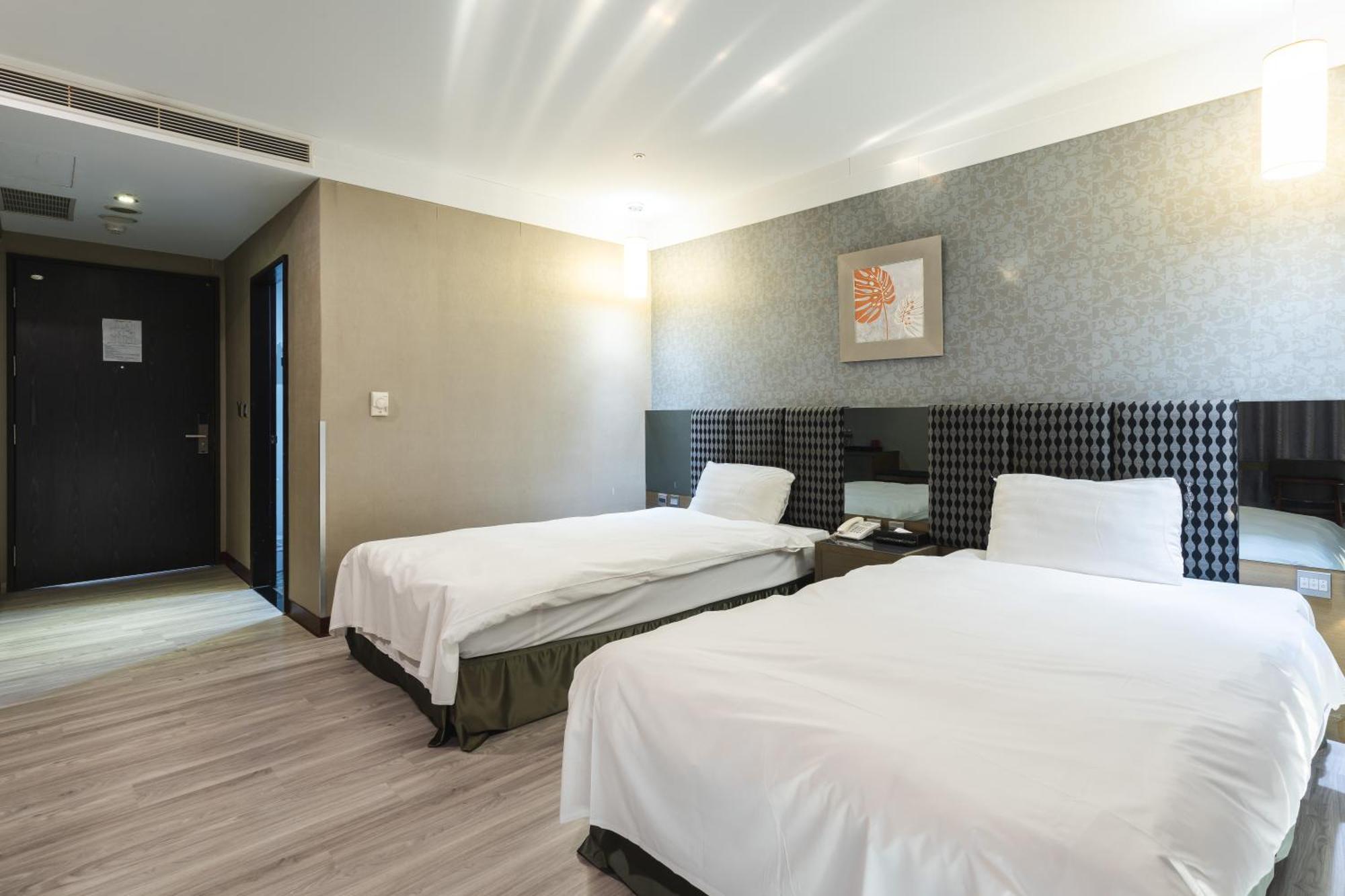 Shianghu Boutique Hotel Kota Chiayi Bagian luar foto