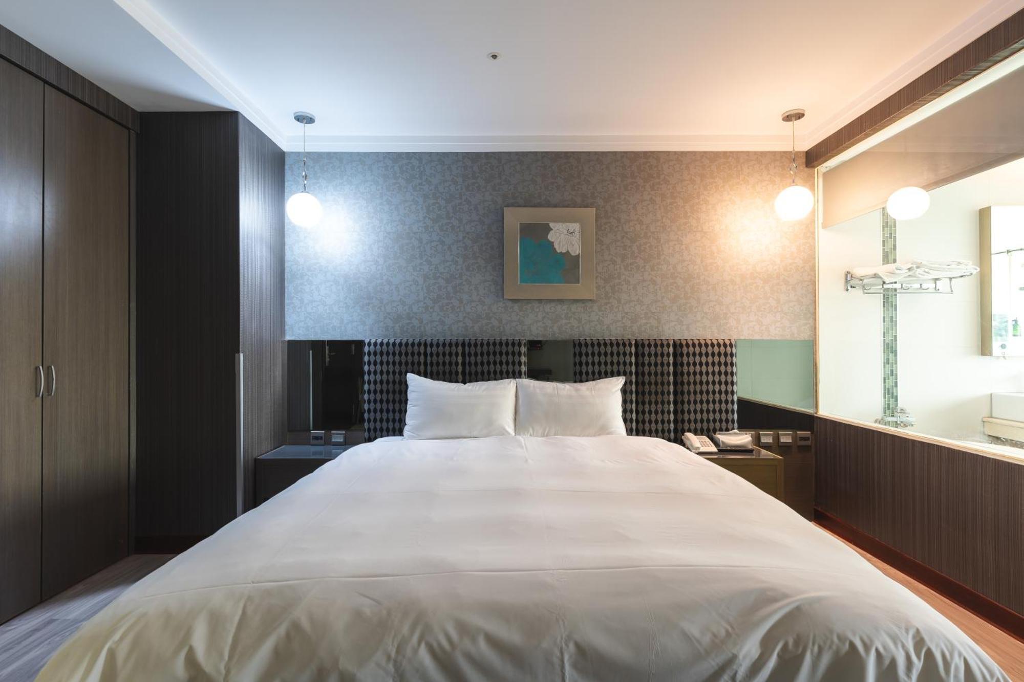 Shianghu Boutique Hotel Kota Chiayi Bagian luar foto