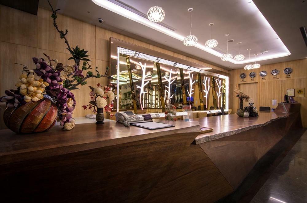 Shianghu Boutique Hotel Kota Chiayi Bagian luar foto